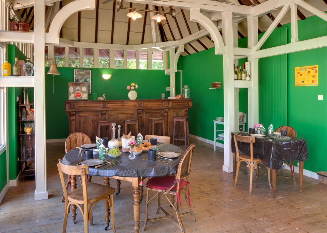 Hotel Le Monde De Charlie Bellerive-sur-Allier Esterno foto