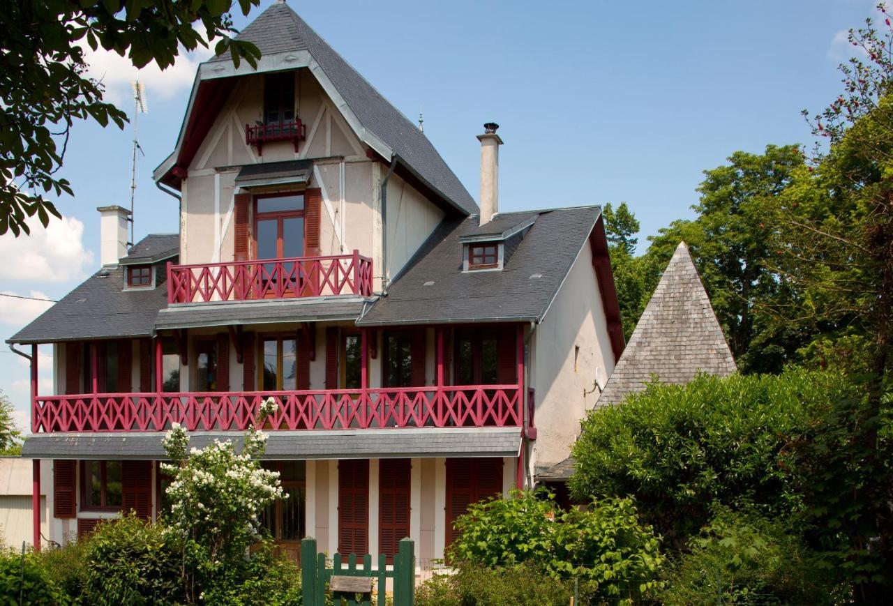 Hotel Le Monde De Charlie Bellerive-sur-Allier Esterno foto