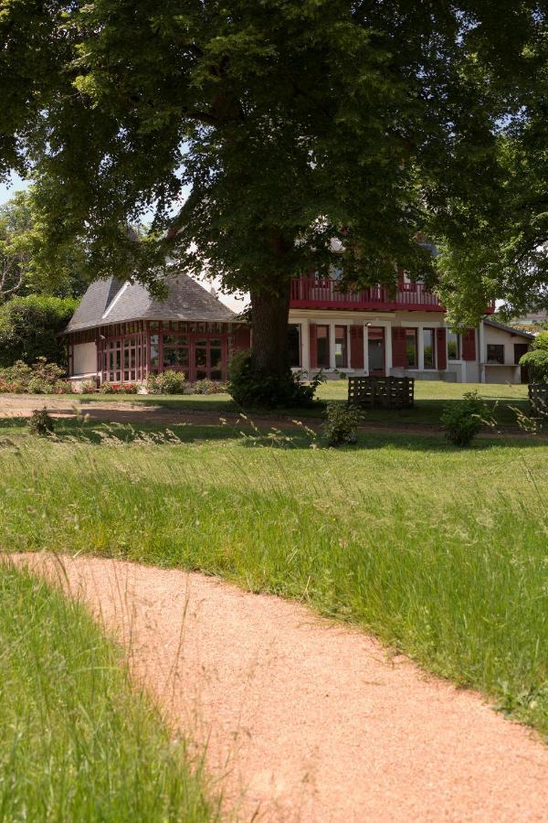 Hotel Le Monde De Charlie Bellerive-sur-Allier Esterno foto